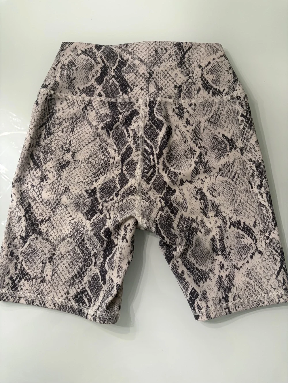 ALO Yoga Snake-Print High-Rise Bike Shorts in Beige and Black